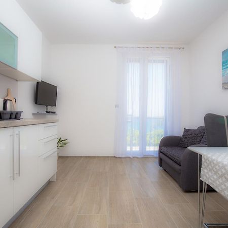 Family Nizic Apartment Primošten Екстериор снимка